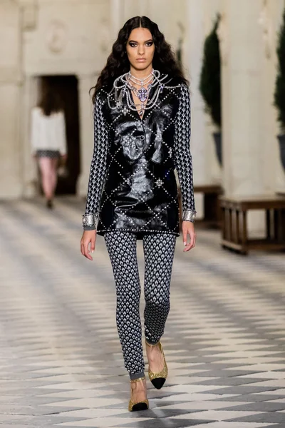 Look 6